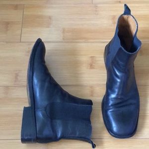 Gucci Chelsea Leather Ankle Boots Black 10.5